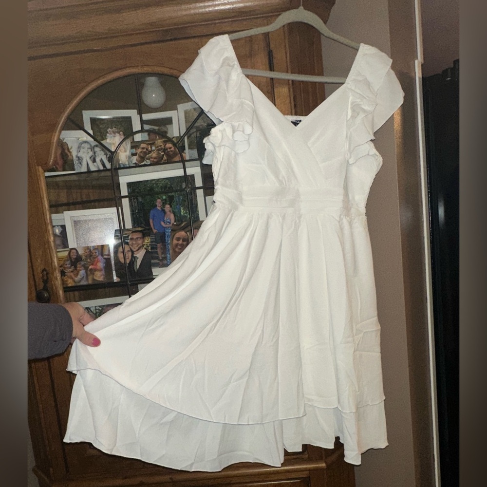 NEW NWT LARGE CICIDUDU Elegant White Ruffle Dress